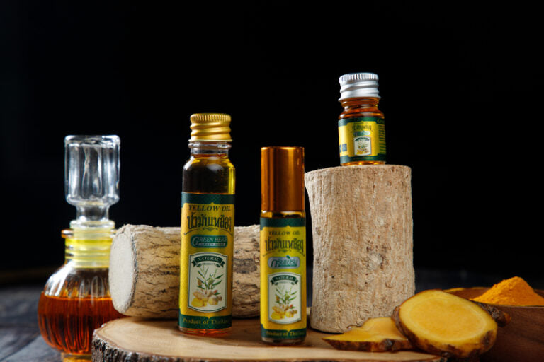 Green Herb Oil: Ginseng & Sandalwood Balm for Refreshing Skin