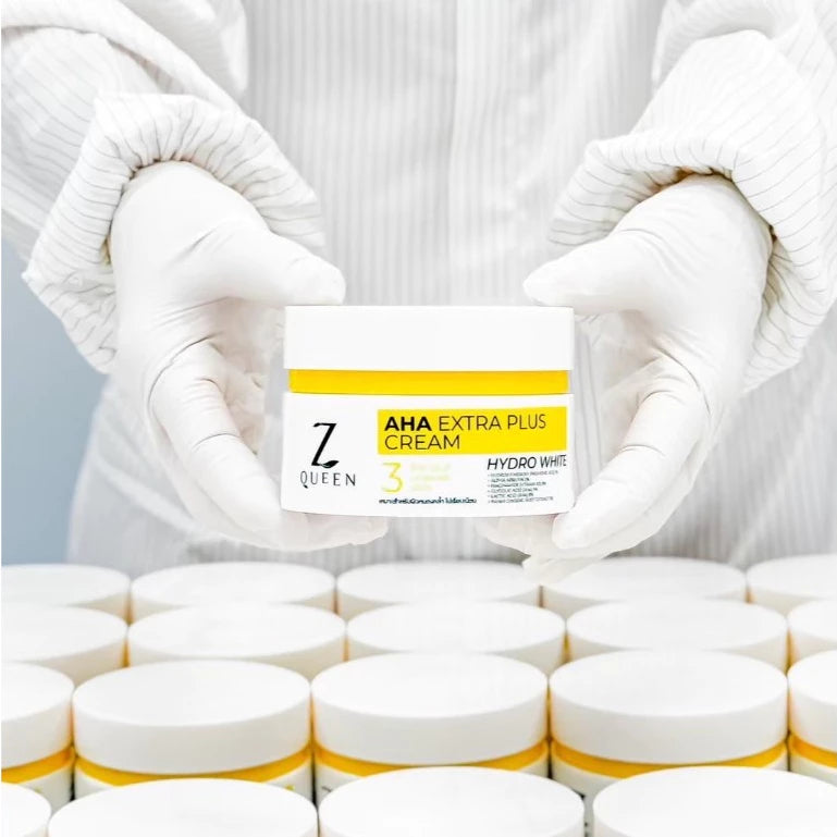 Close up of ZQUEEN AHA Hydro Extra Plus Cream Formula 3 label highlighting niacinamide alpha arbutin hydroxyphenoxypropionic acid glycolic acid and lactic acid